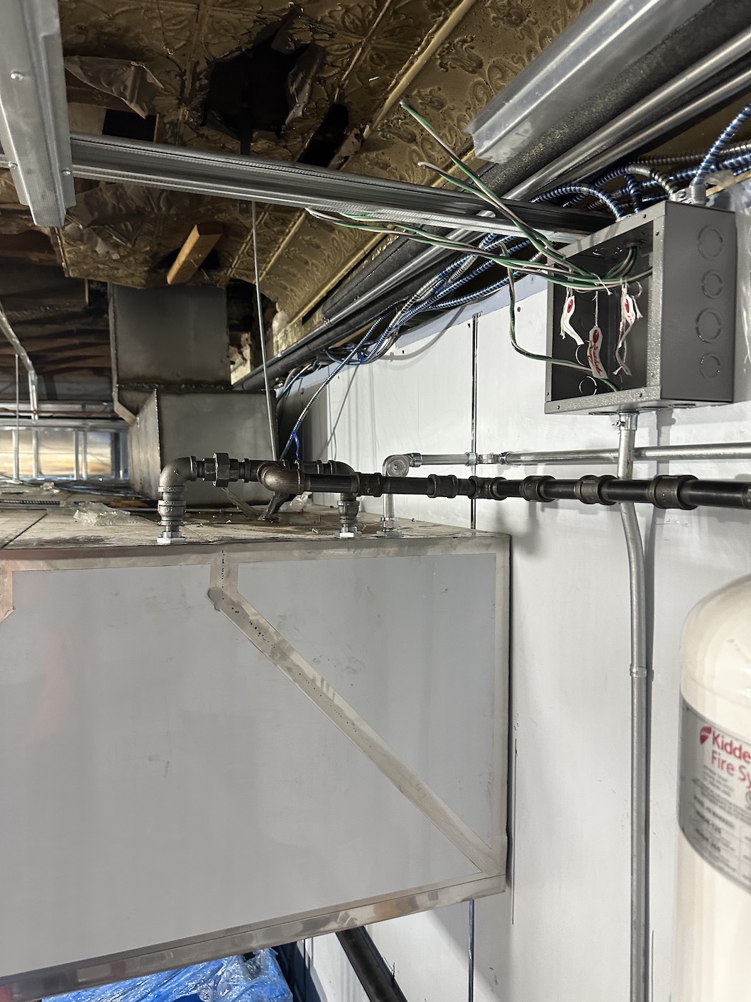 Read more about the article Retrofit Exhaust Ventilation System NYC Restaurant